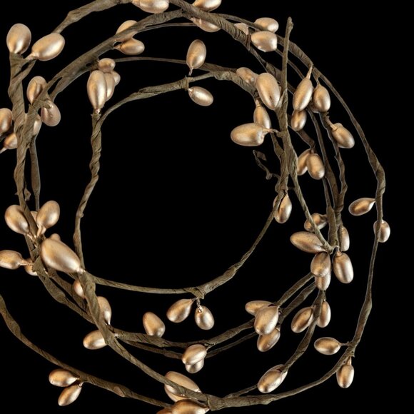 Instant Vintage Christmas Collection 1950s Hankie and Decor Bundle - Picture 9 of 13